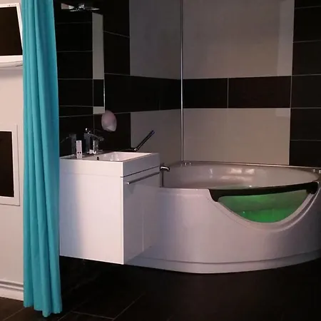 Guestready - Cozy And Luxurious Studio With Jacuzzi And Terrace! Διαμέρισμα Παρίσι